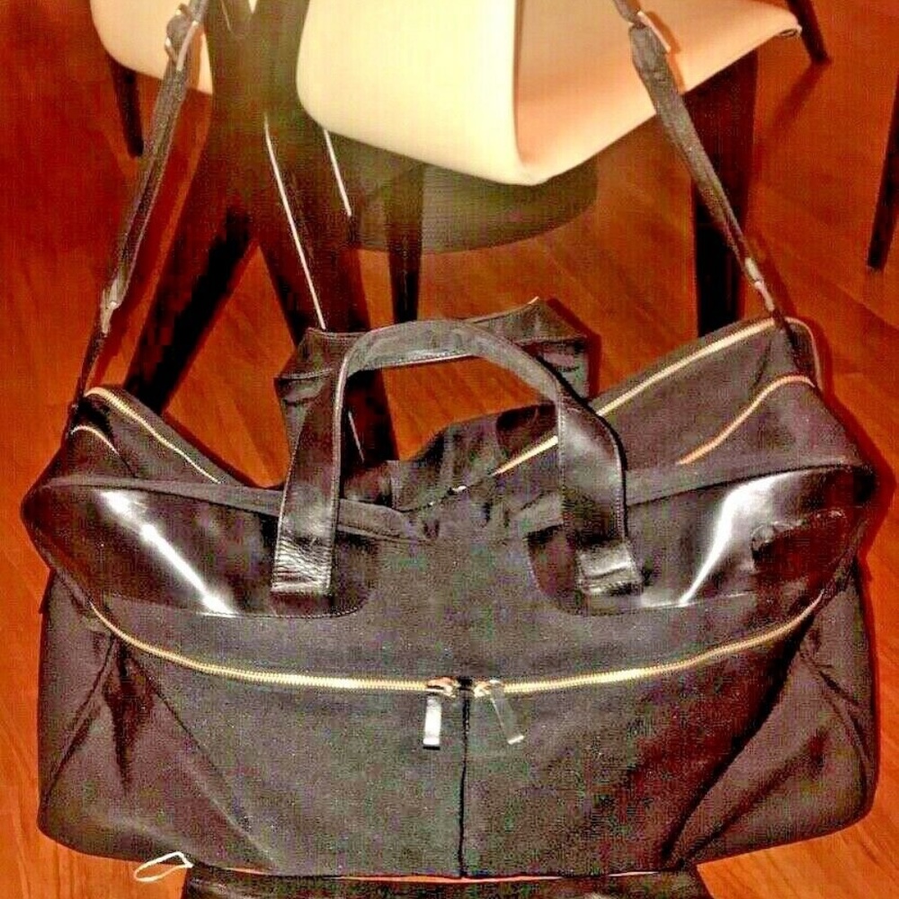 Sisley / Benetton Excellent & Rare Minimalist Large Black Duffle Bag